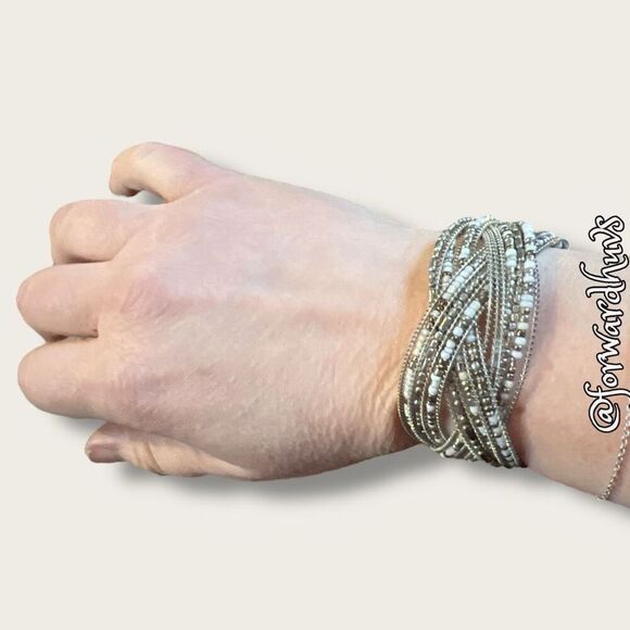 Bundle Sale 3 for $15 | Handcrafted Silver & White Seed Bead Bracelet - Picture 4 of 7